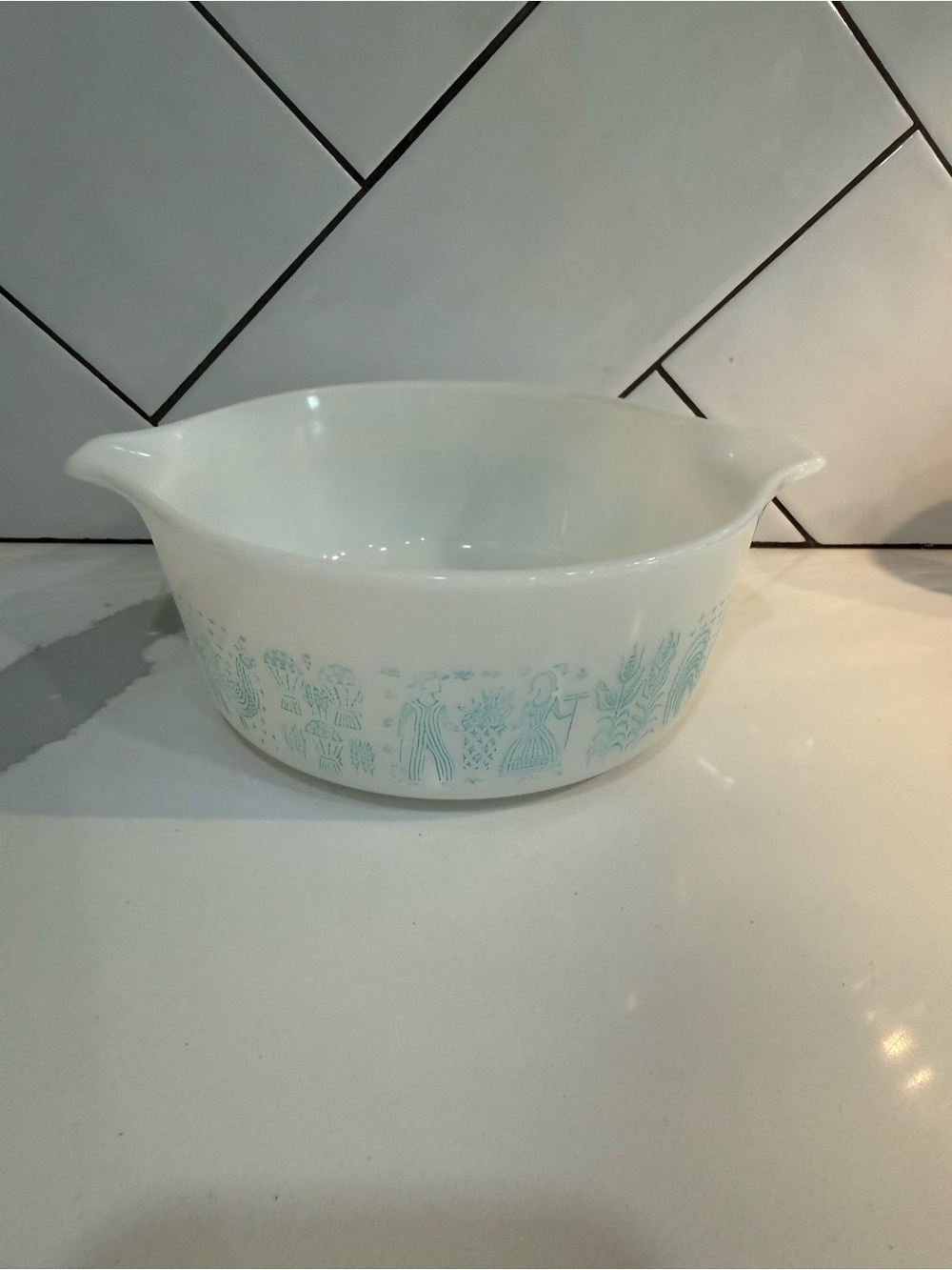 Vintage Pyrex Amish Butterprint 1.5 pint Cinderella Casserole Dish (472) No Lid